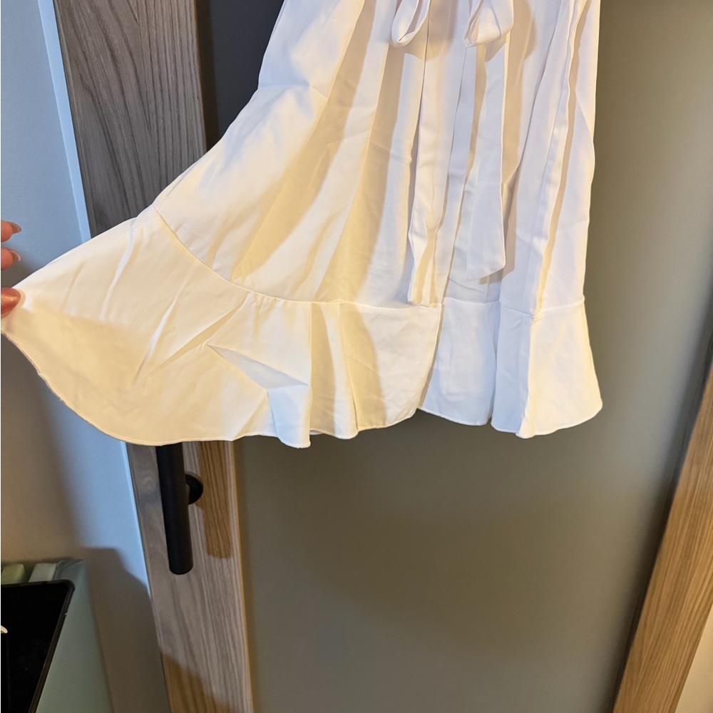 White Ruffle Sleeve Bridal Robe - Picture 4 of 4